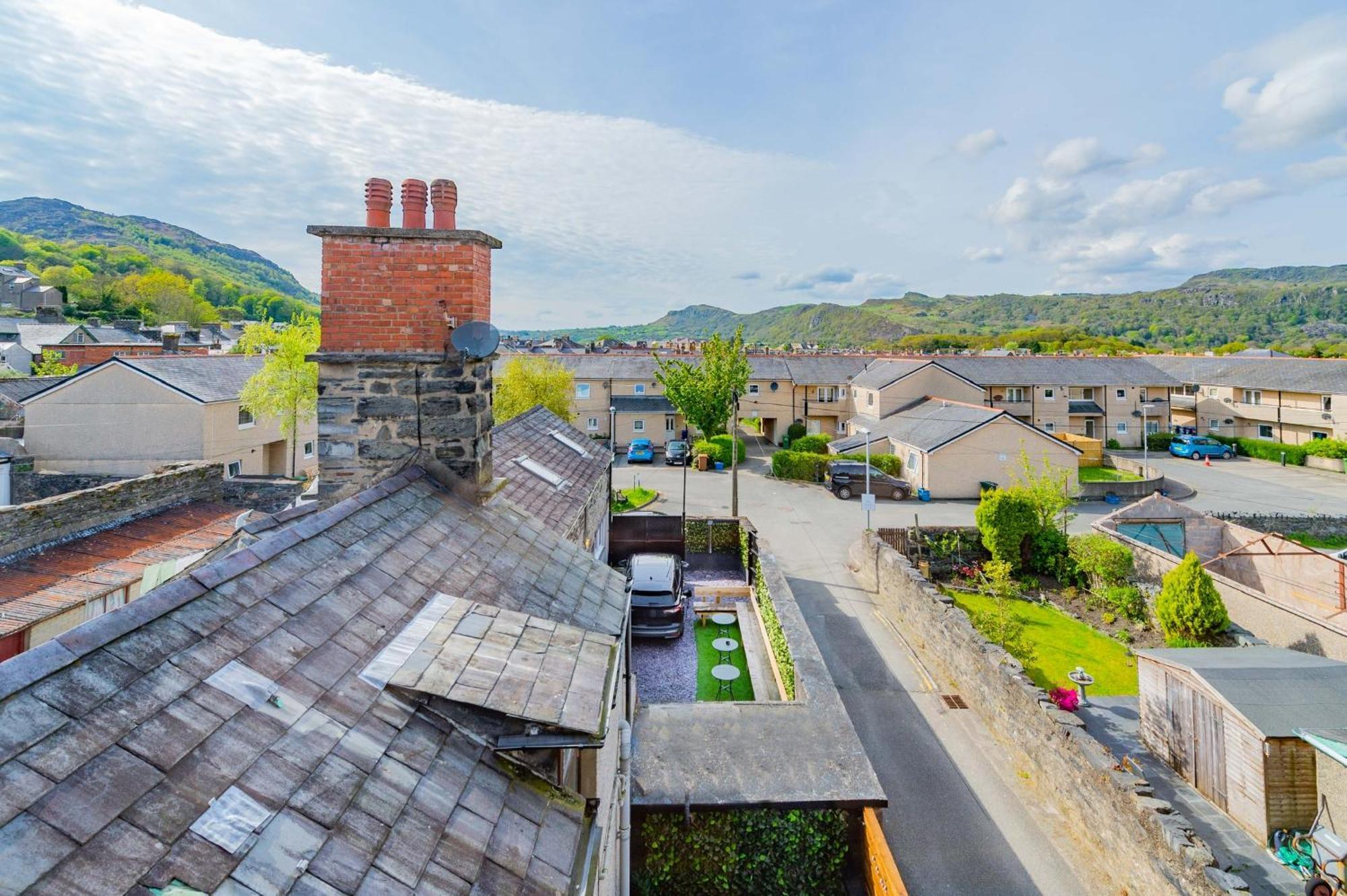 Snowdon House, 8 Bedrooms, Sleep 16, Close To Blackrock Sand Porthmadog Exterior photo